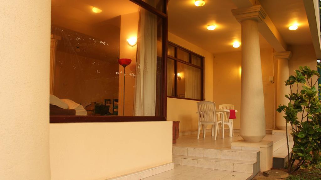 Janishi Residencies Hotel Negombo Ngoại thất bức ảnh
