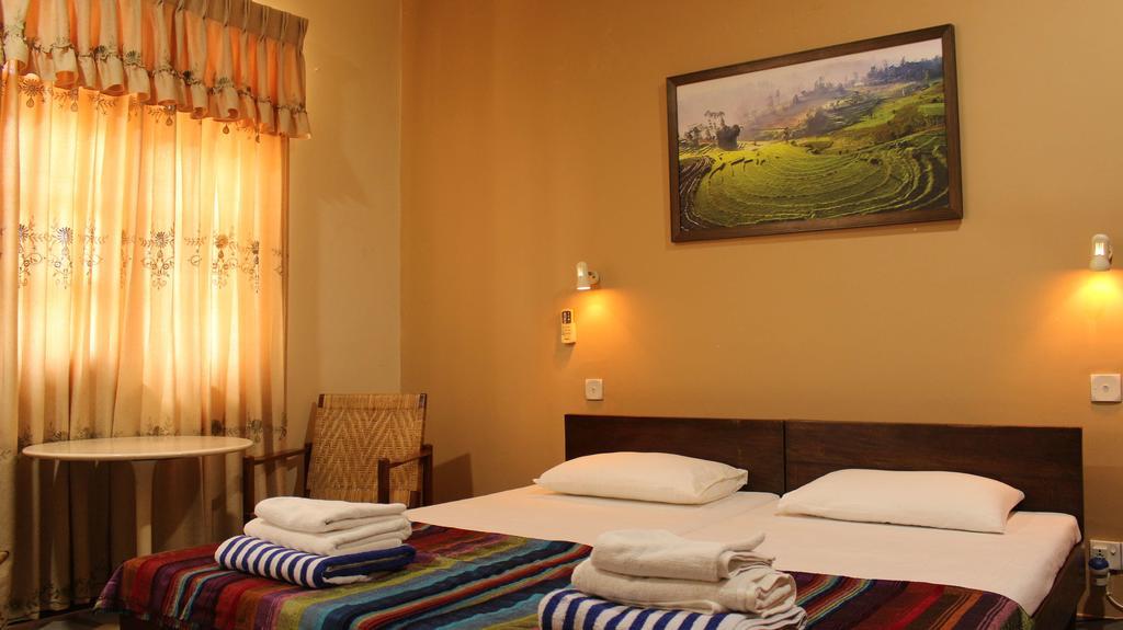 Janishi Residencies Hotel Negombo Phòng bức ảnh