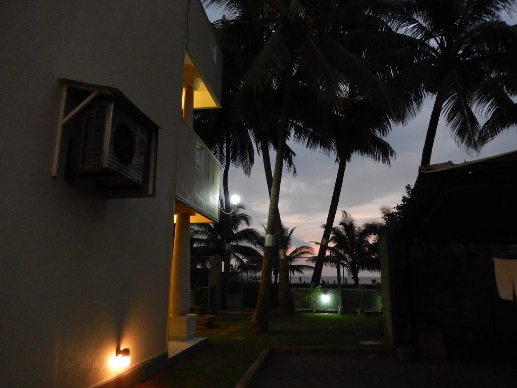 Janishi Residencies Hotel Negombo Ngoại thất bức ảnh