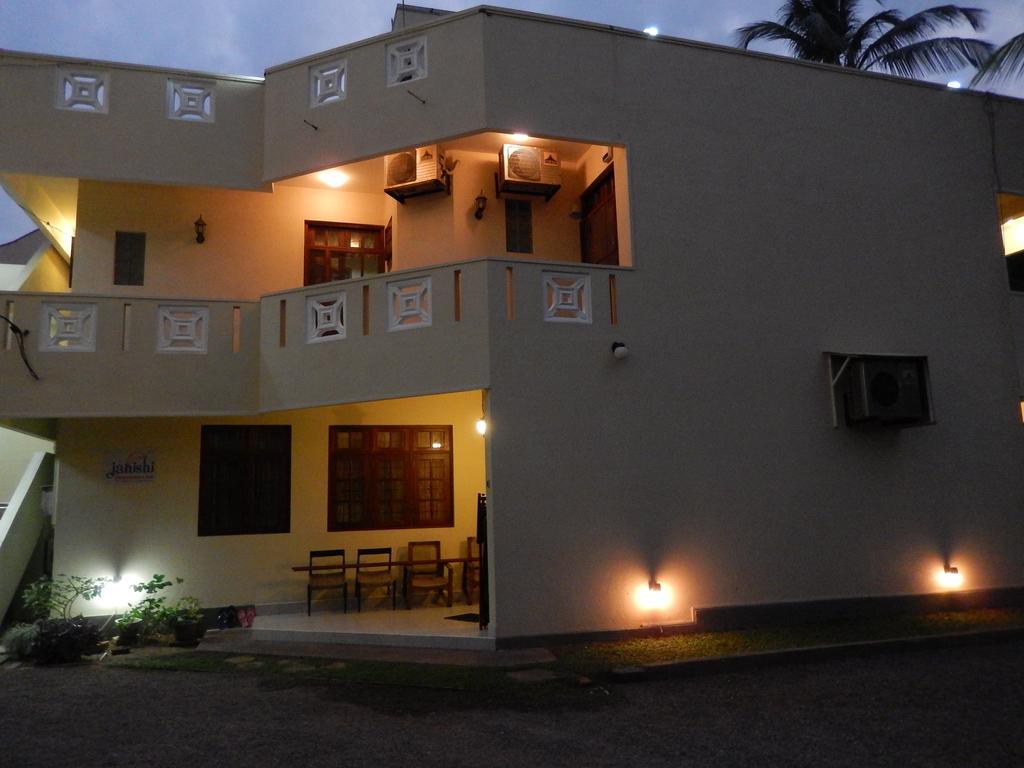 Janishi Residencies Hotel Negombo Ngoại thất bức ảnh
