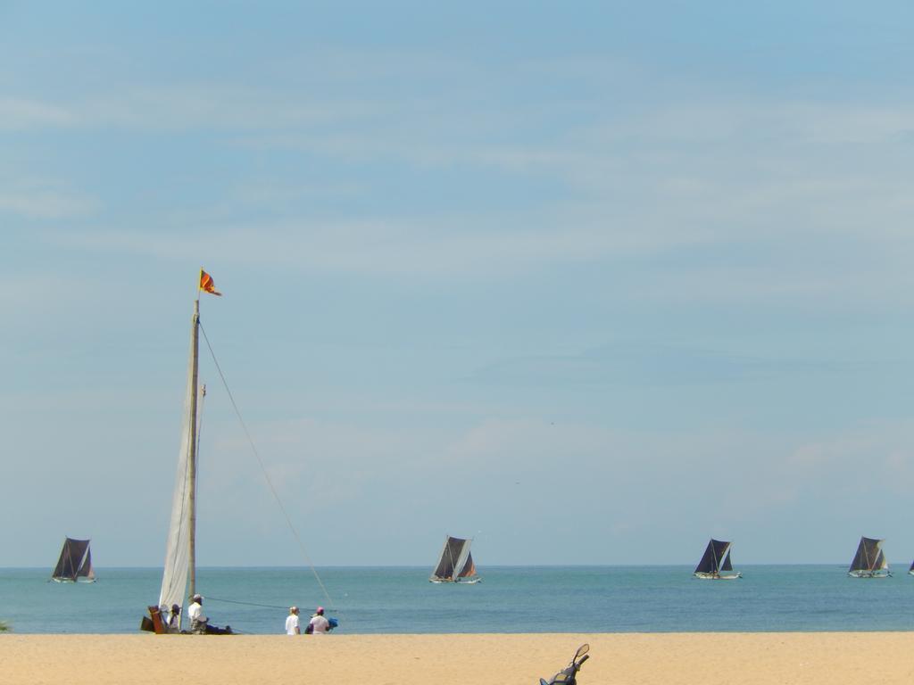 Janishi Residencies Hotel Negombo Ngoại thất bức ảnh
