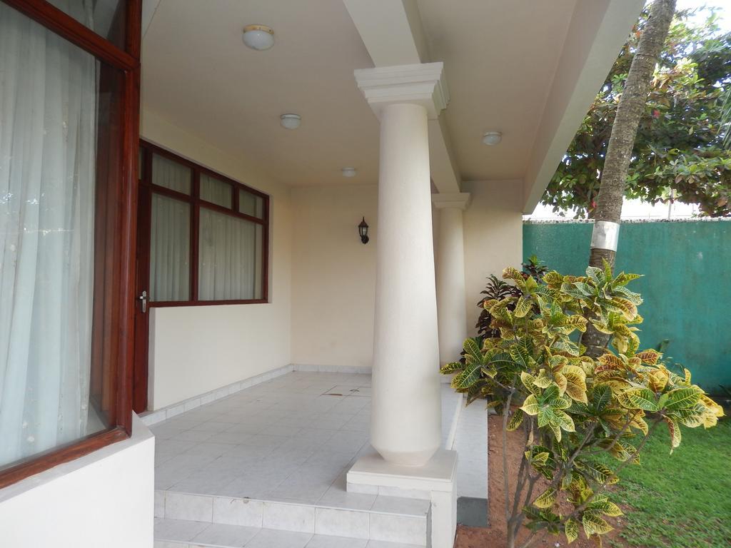 Janishi Residencies Hotel Negombo Ngoại thất bức ảnh