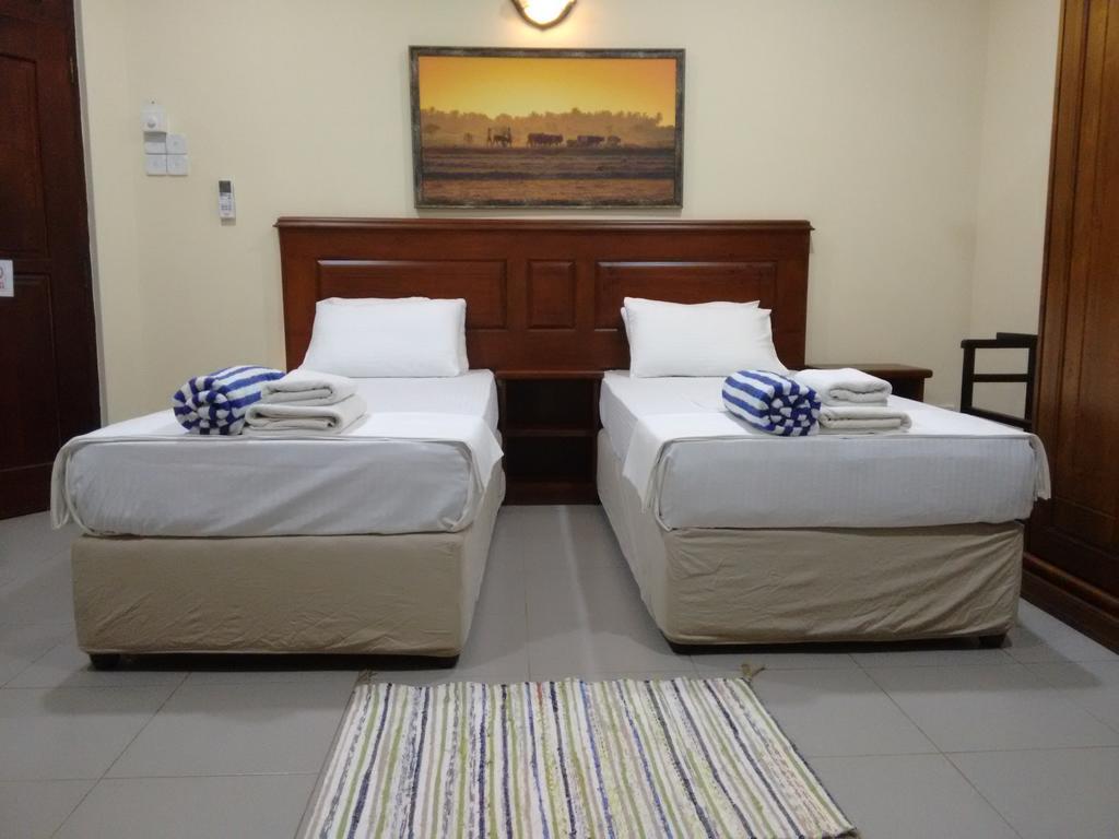 Janishi Residencies Hotel Negombo Ngoại thất bức ảnh