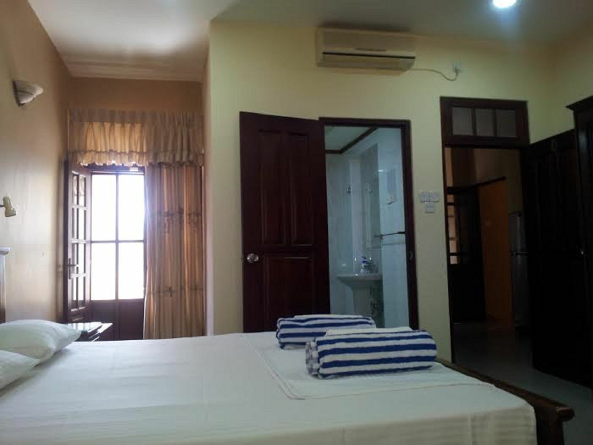 Janishi Residencies Hotel Negombo Ngoại thất bức ảnh